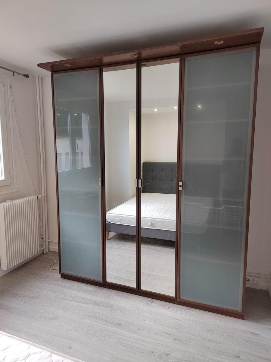 
                                                Location
                                                 Appartement meublé refait dans résidence calme