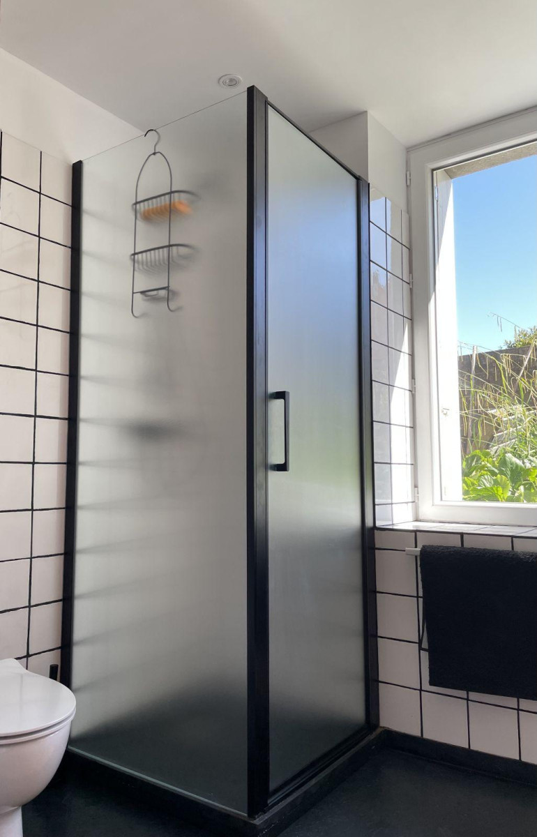
                                                Location
                                                 Appartement meublé rénové RDC dans rue tranquille.