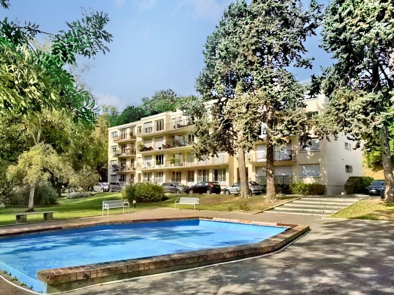 
                                                Location
                                                 Appartement meublé, résidence avec piscine