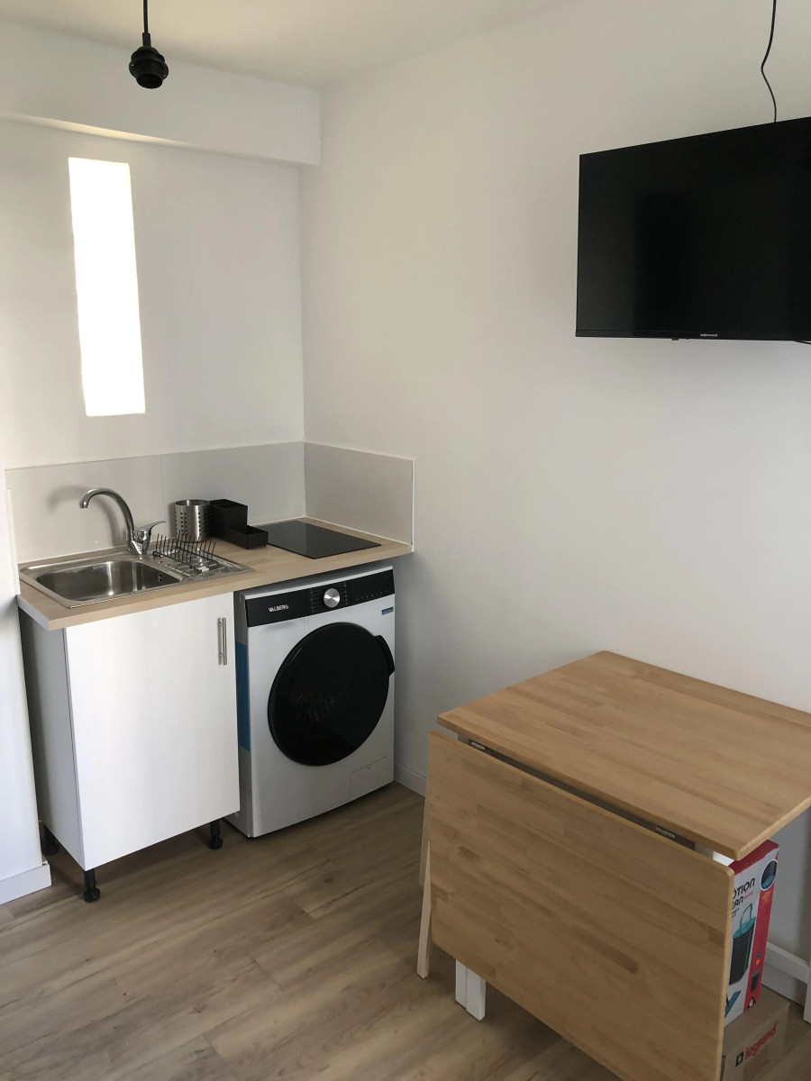 
                                                Location
                                                 Appartement meublé T1 11.82m² à Joué-lès-Tours