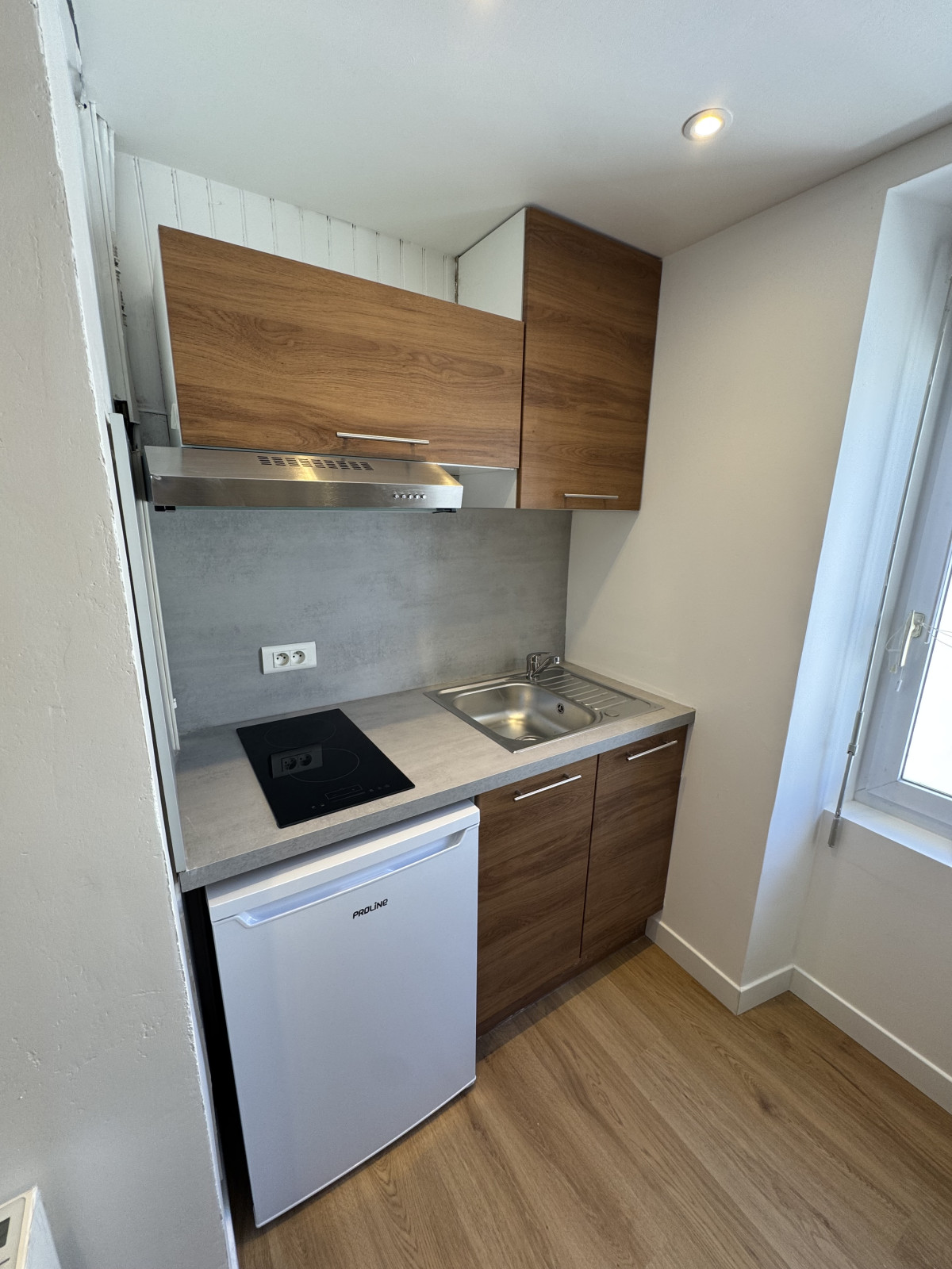 
                                                Location
                                                 Appartement meublé T1 13.64m² à Niort