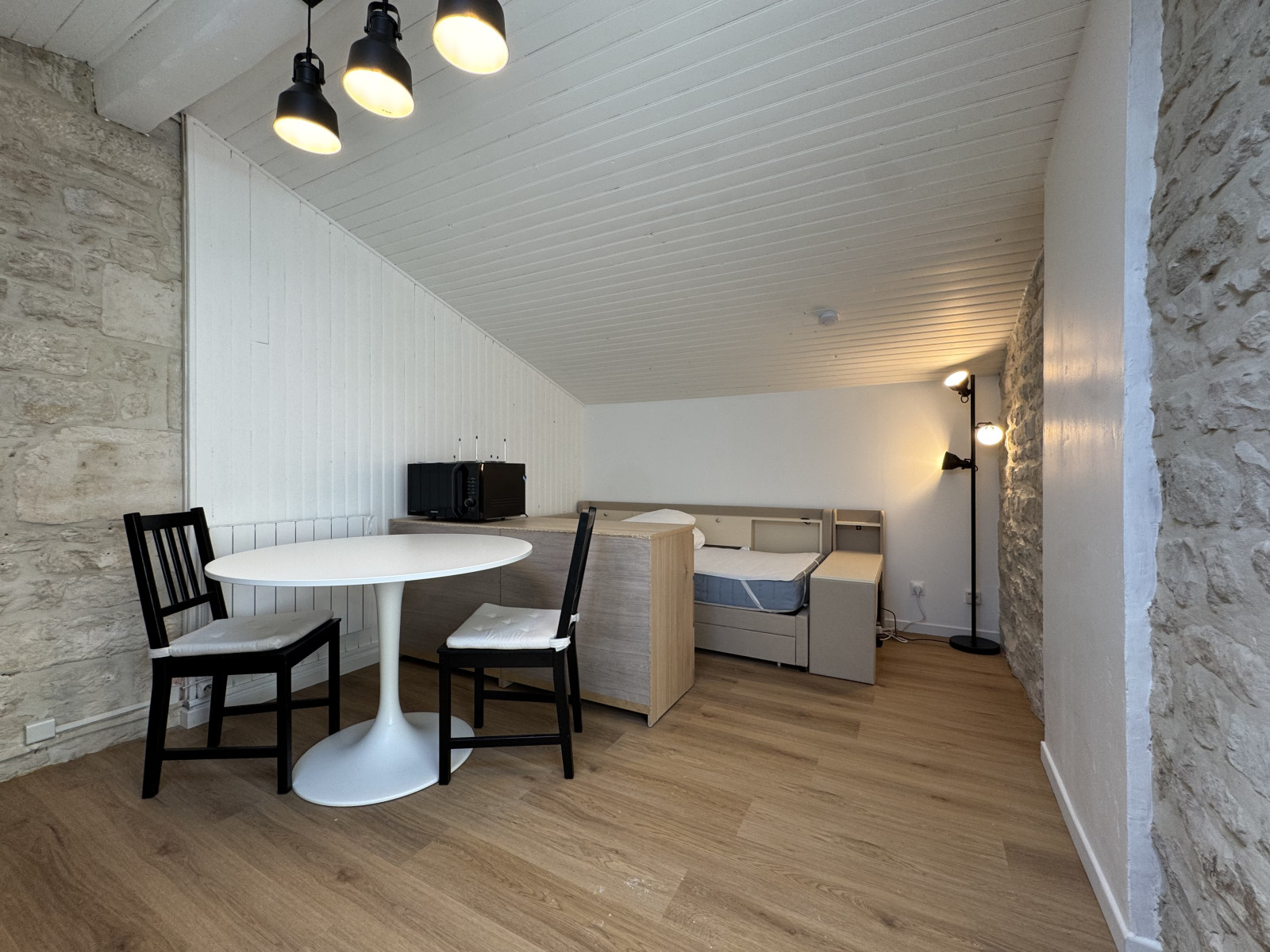 
                                                Location
                                                 Appartement meublé T1 14.03m² à Niort