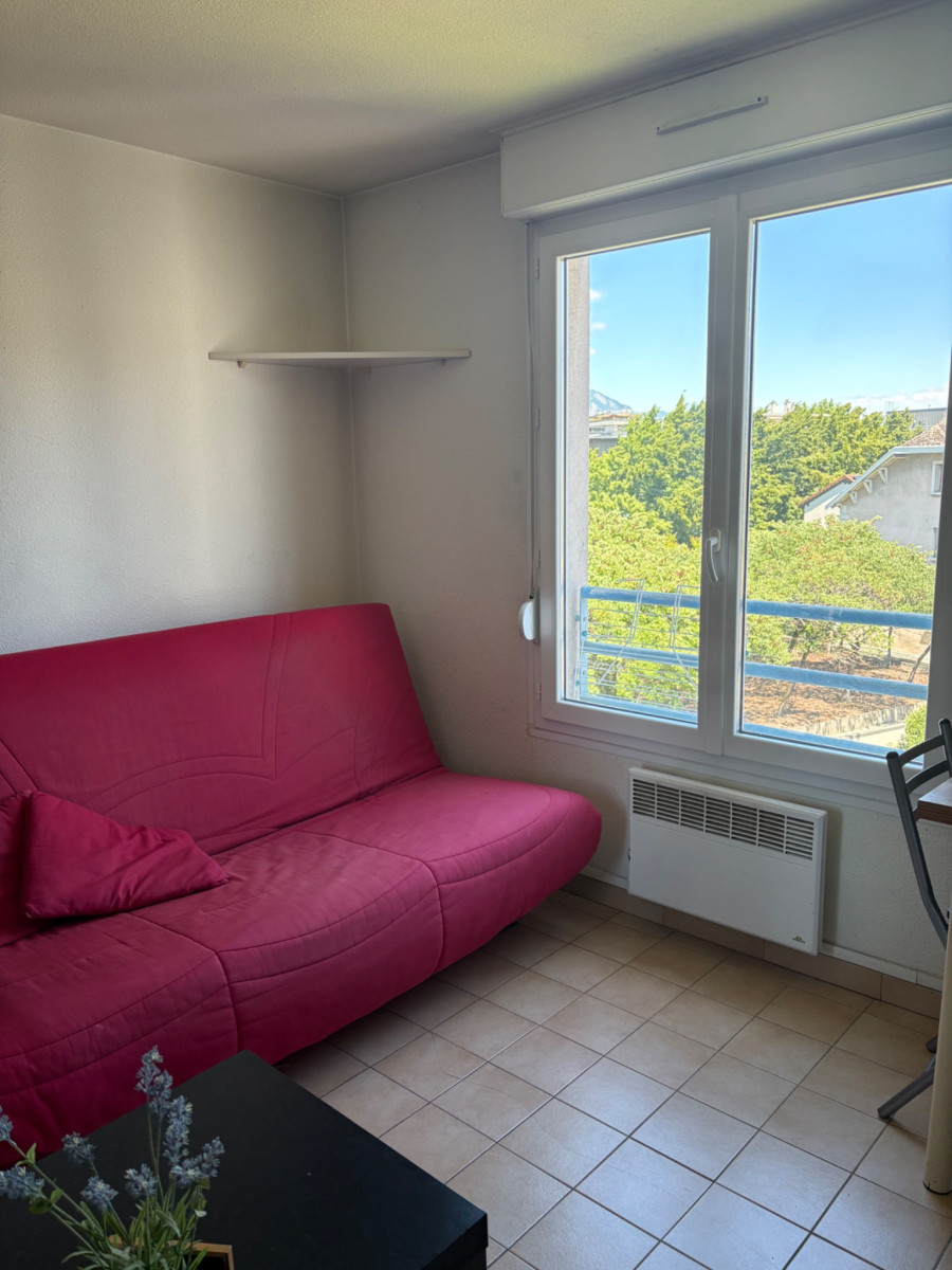 
                                                Location
                                                 Appartement meublé T1 17.8m² à Grenoble