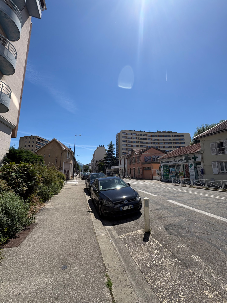 
                                                Location
                                                 Appartement meublé T1 17.8m² à Grenoble