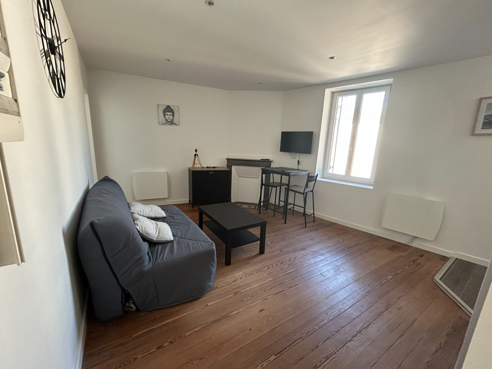 
                                                Location
                                                 Appartement meublé T1 24.43m² à Saint-Seurin-de-Cursac
