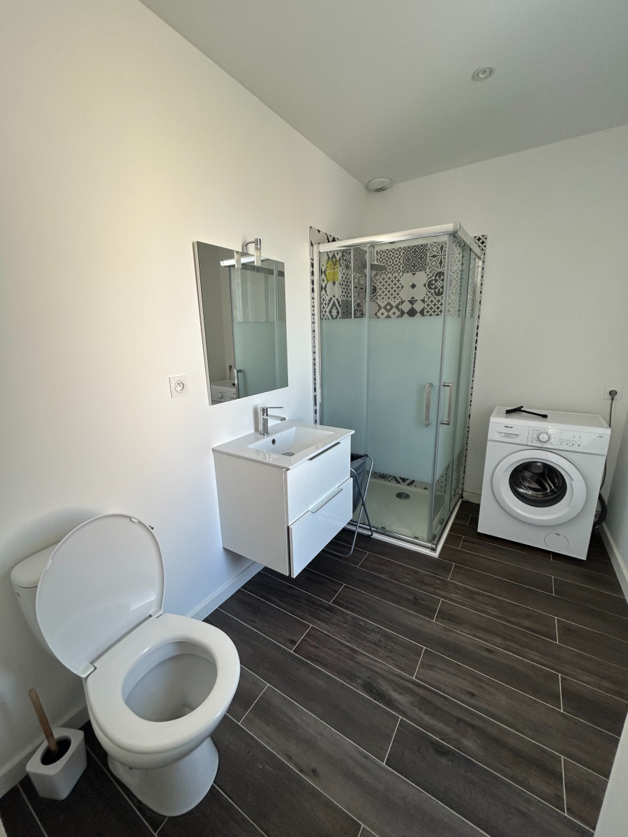 
                                                Location
                                                 Appartement meublé T1 24.43m² à Saint-Seurin-de-Cursac