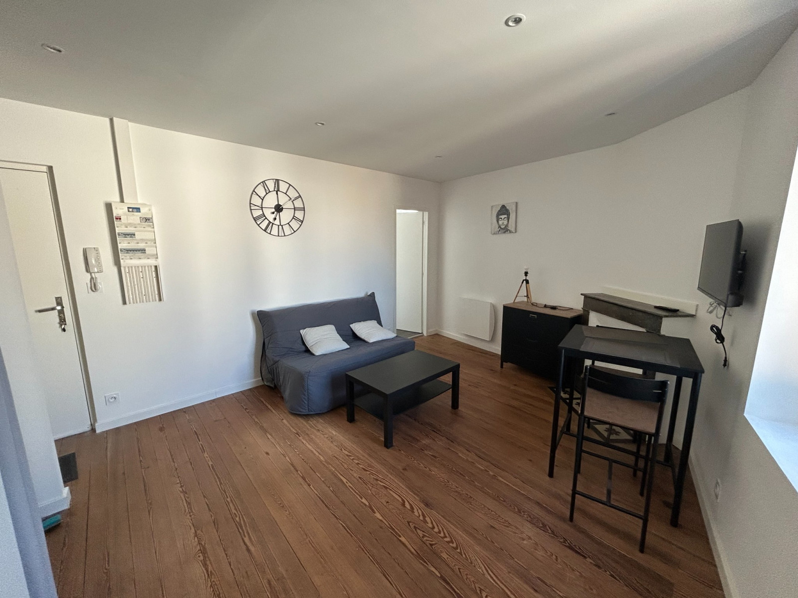 
                                                Location
                                                 Appartement meublé T1 24.43m² à Saint-Seurin-de-Cursac
