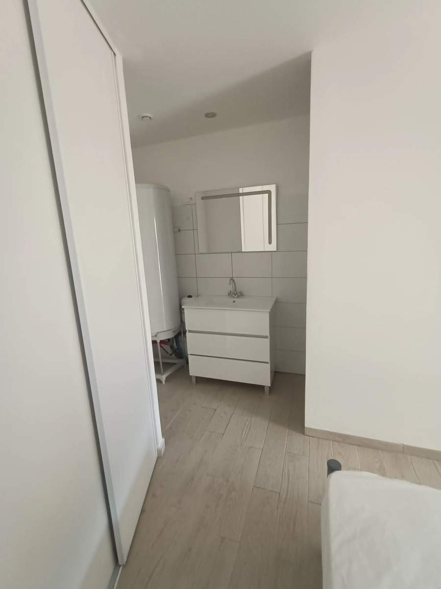 
                                                Location
                                                 Appartement meublé T1 24.54m² à Sarlat-la-Canéda