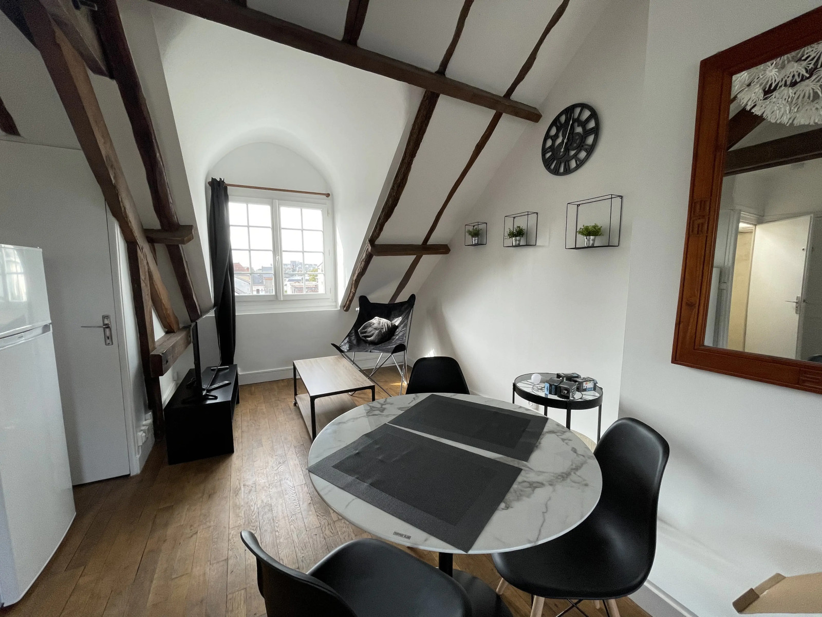 
                                                Location
                                                 Appartement meublé T1 29.86m² à Tours