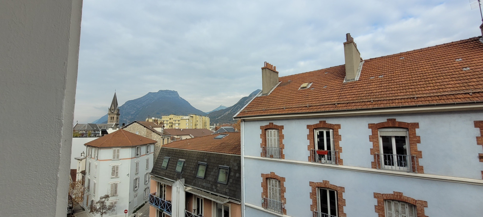 
                                                Location
                                                 Appartement meublé T1 31.3m² à Grenoble