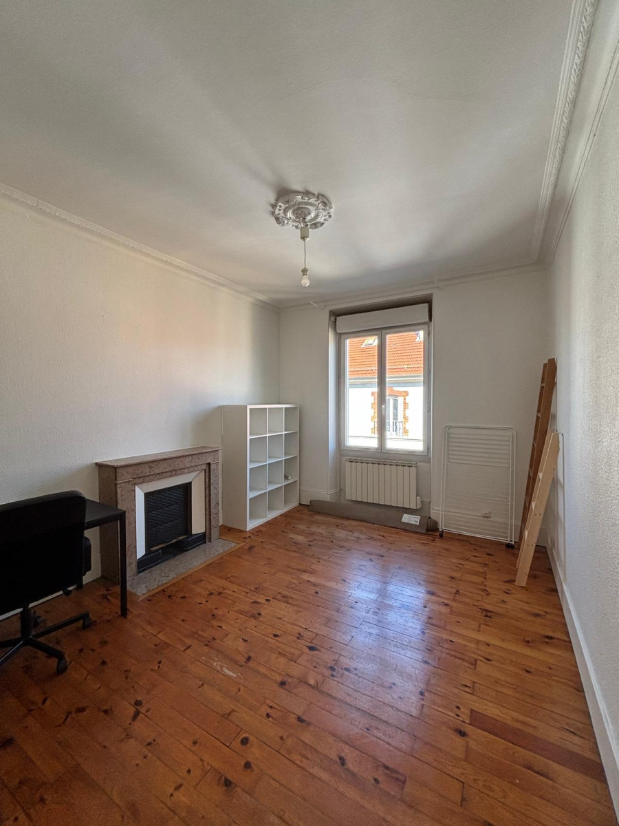 
                                                Location
                                                 Appartement meublé T1 bis avec cuisine séparée -  31.3m² - Proche cours Jean Jaurès