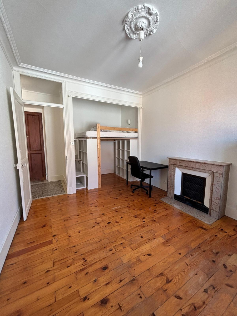 
                                                Location
                                                 Appartement meublé T1 bis avec cuisine séparée -  31.3m² - Proche cours Jean Jaurès