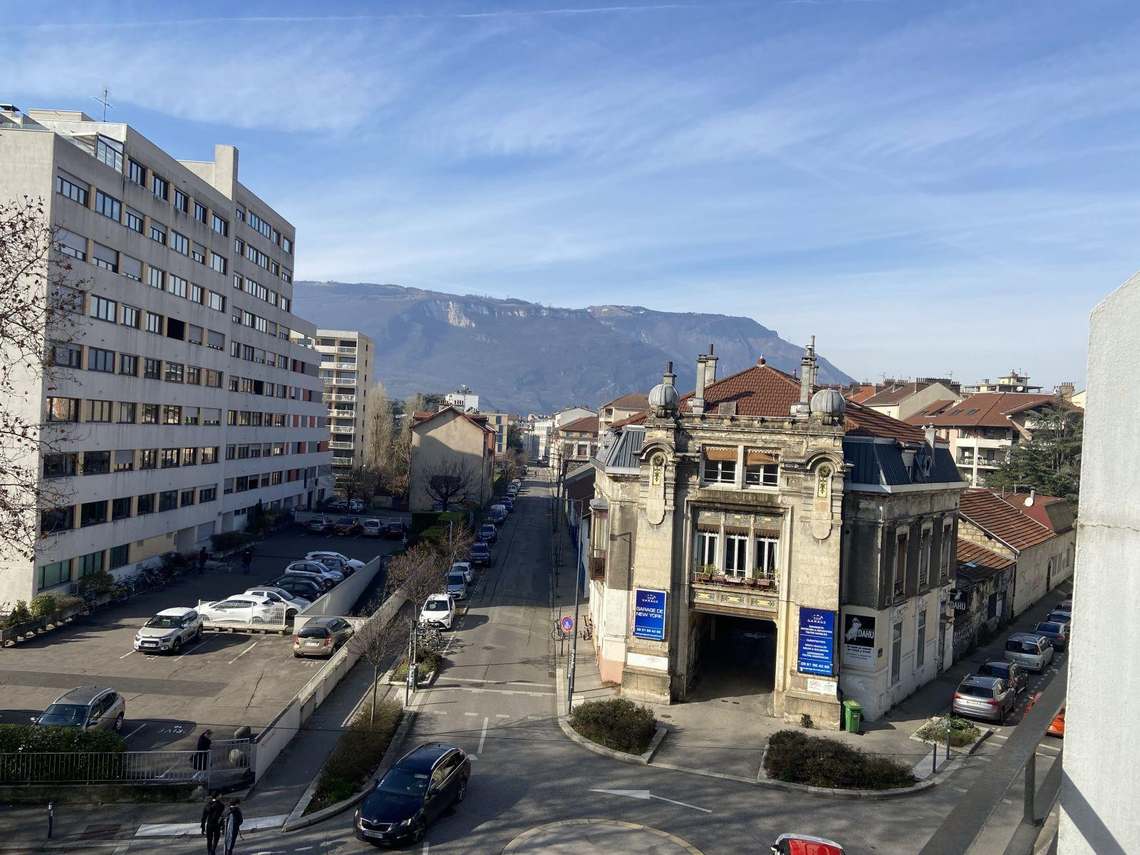 
                                                Location
                                                 Appartement meublé T1 de 30m2