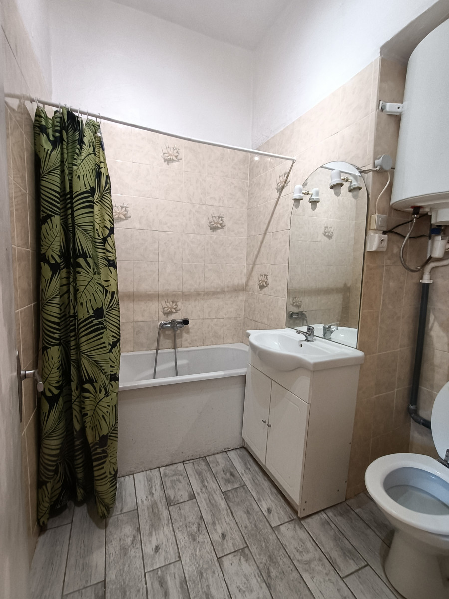 
                                                Location
                                                 Appartement meublé T2 24m² à Sarlat-la-Canéda