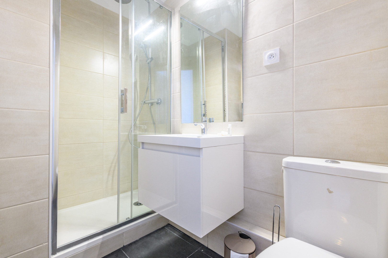 
                                                Location
                                                 Appartement meublé T2 25.22m² à GRENOBLE