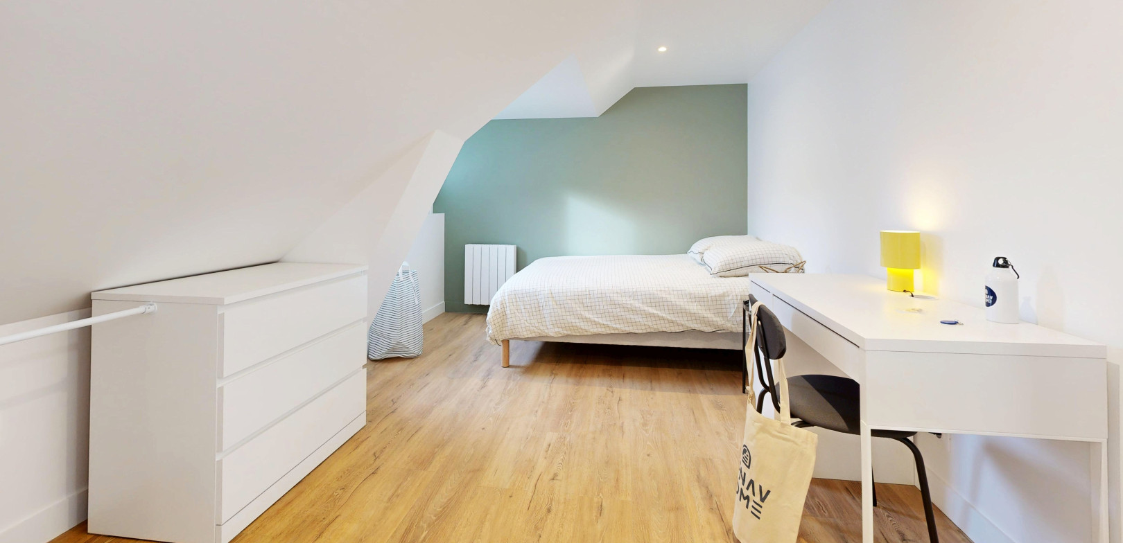 
                                                Location
                                                 Appartement meublé T2 25m² à Rennes