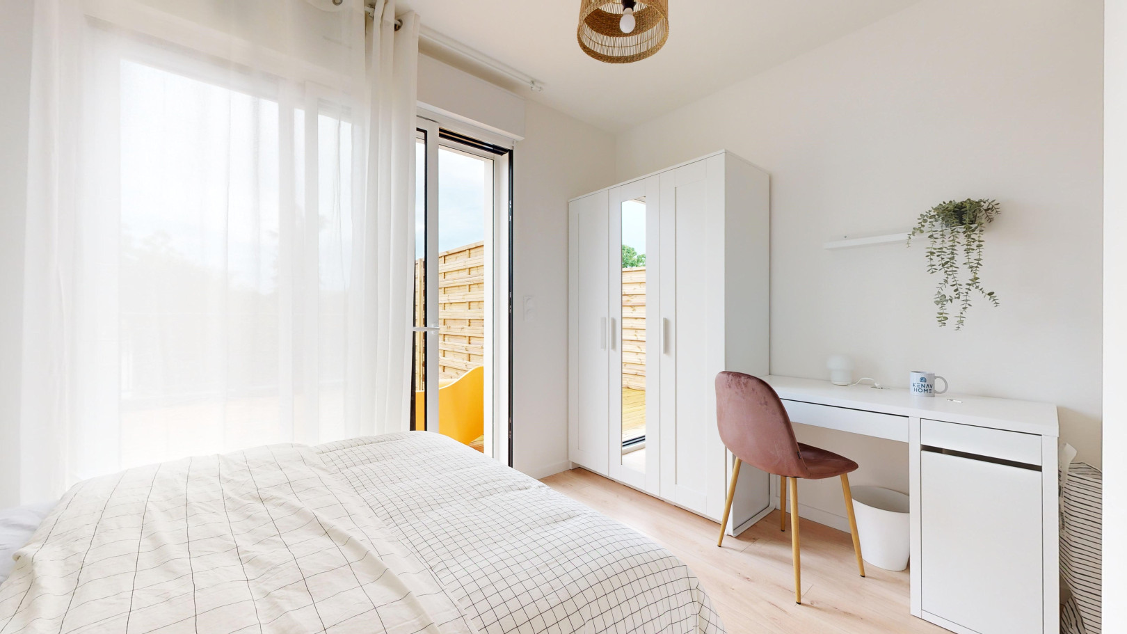 
                                                Location
                                                 Appartement meublé T2 25m² à Rennes