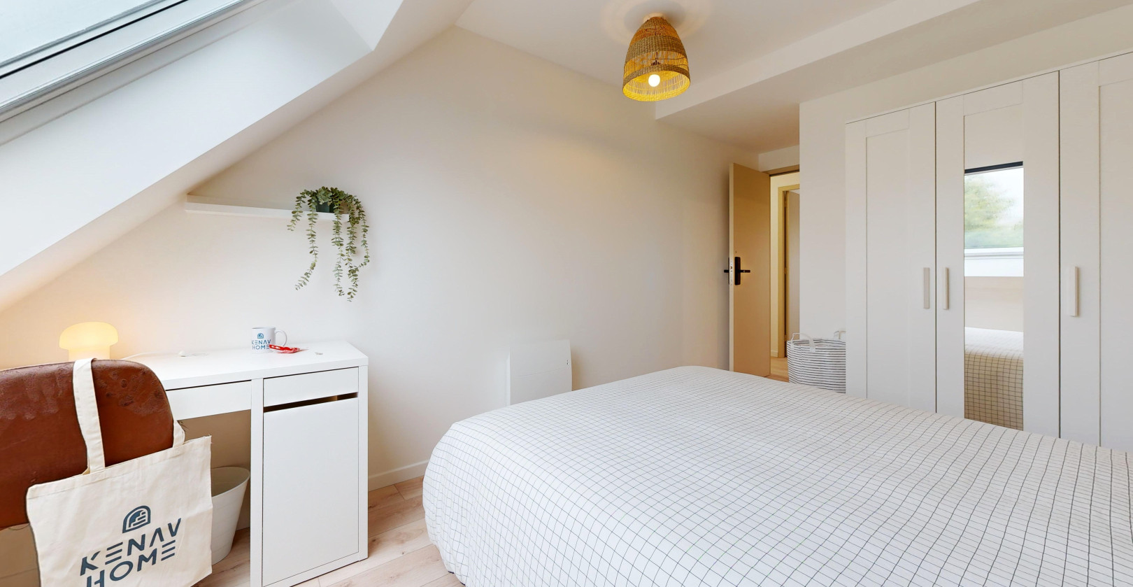 
                                                Location
                                                 Appartement meublé T2 25m² à Rennes