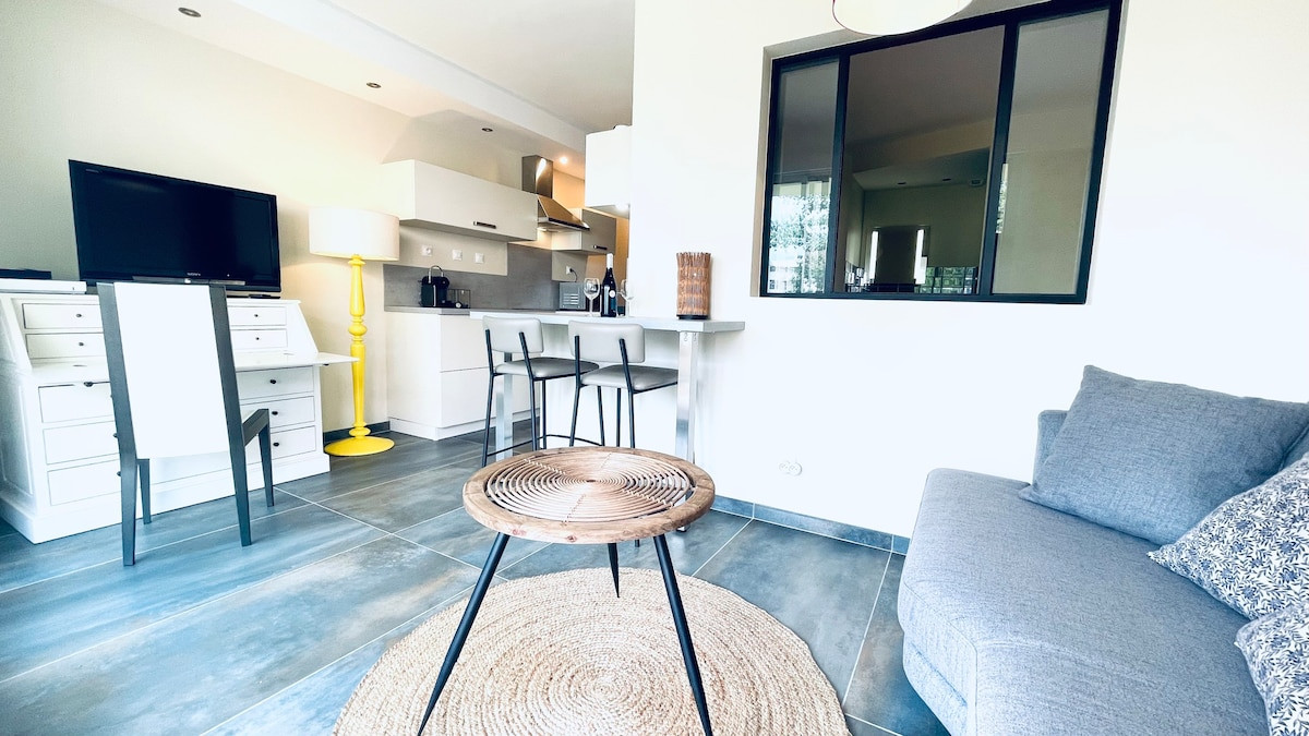 
                                                Location
                                                 Appartement meublé T2 27.91m² à Voiron