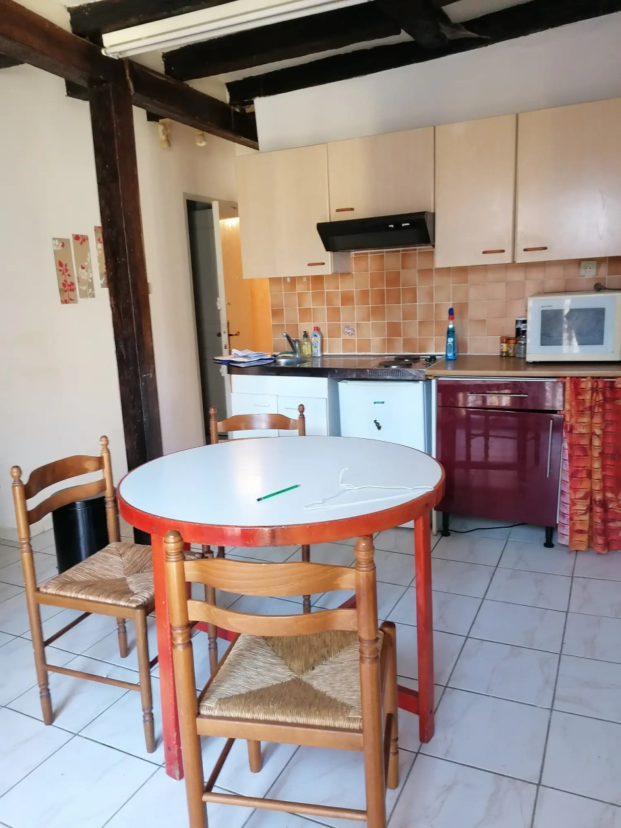 
                                                Location
                                                 Appartement meublé T2 29m² à Sarlat-la-Canéda