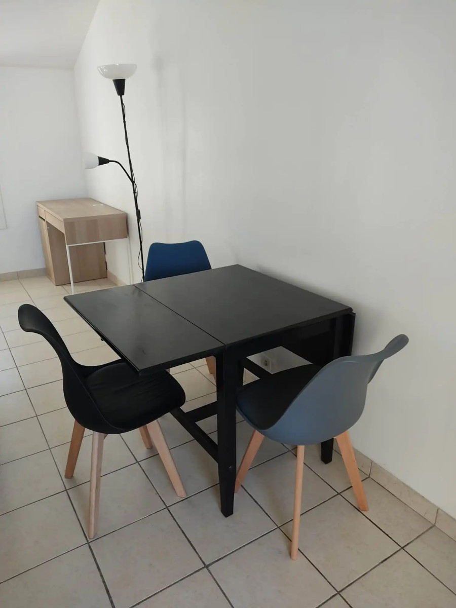 
                                                Location
                                                 Appartement meublé T2 33.61m² à Angoulême