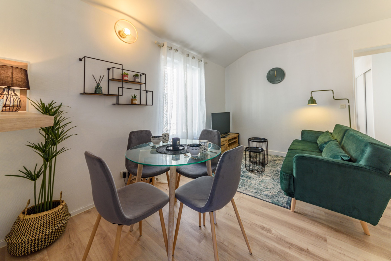 
                                                Location
                                                 Appartement meublé T2 39.73m² à Grenoble