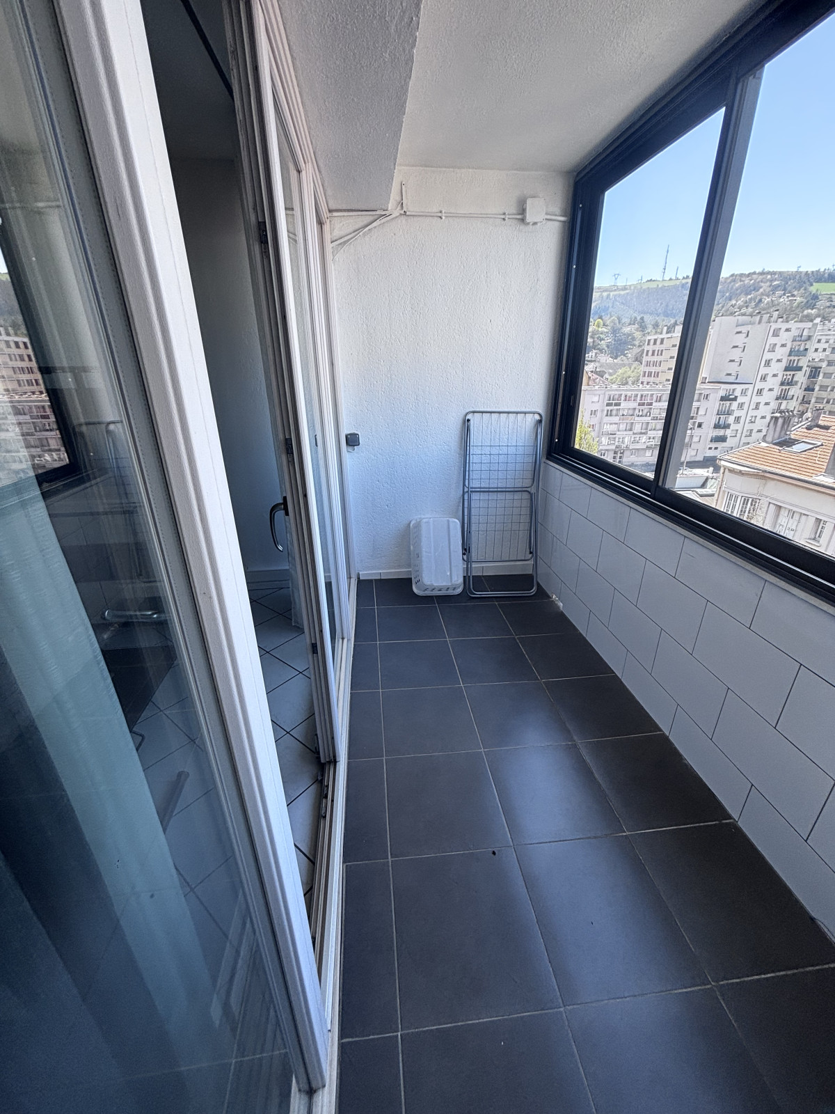 
                                                Location
                                                 Appartement meublé T2 40m² à Saint-Étienne