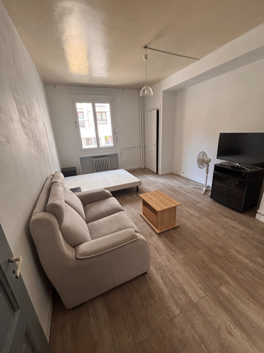 
                                                Location
                                                 Appartement meublé T2 41.49m² à Saint-Étienne