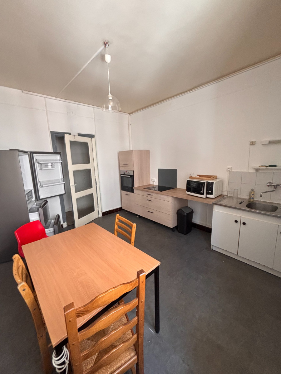 
                                                Location
                                                 Appartement meublé T2 41.49m² à Saint-Étienne