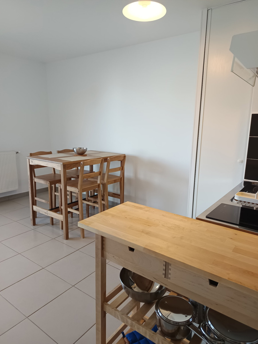 
                                                Location
                                                 Appartement meublé T2 43m² à Bègles