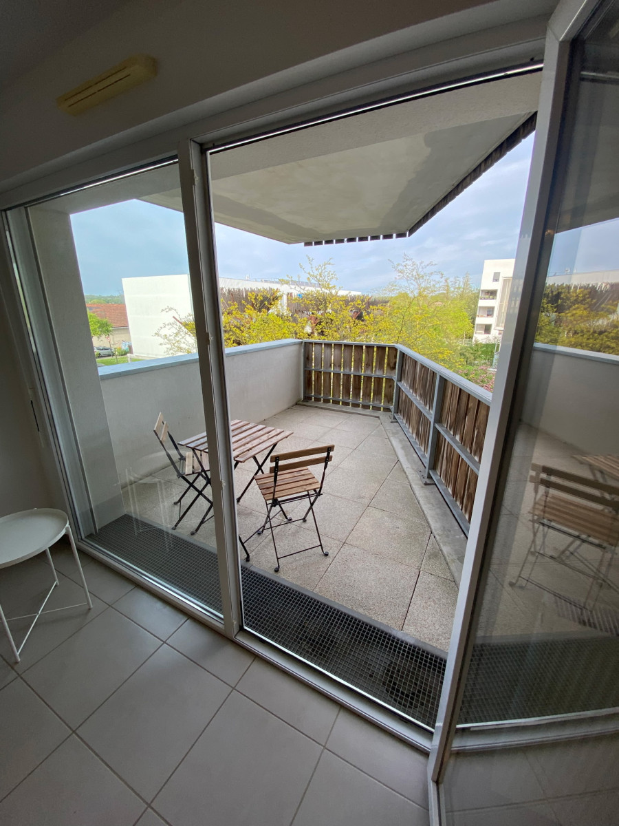 
                                                Location
                                                 Appartement meublé T2 43m² à Bègles