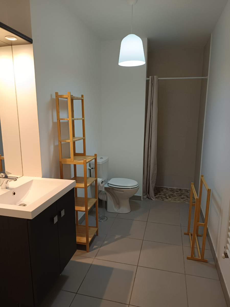 
                                                Location
                                                 Appartement meublé T2 43m² à Bègles