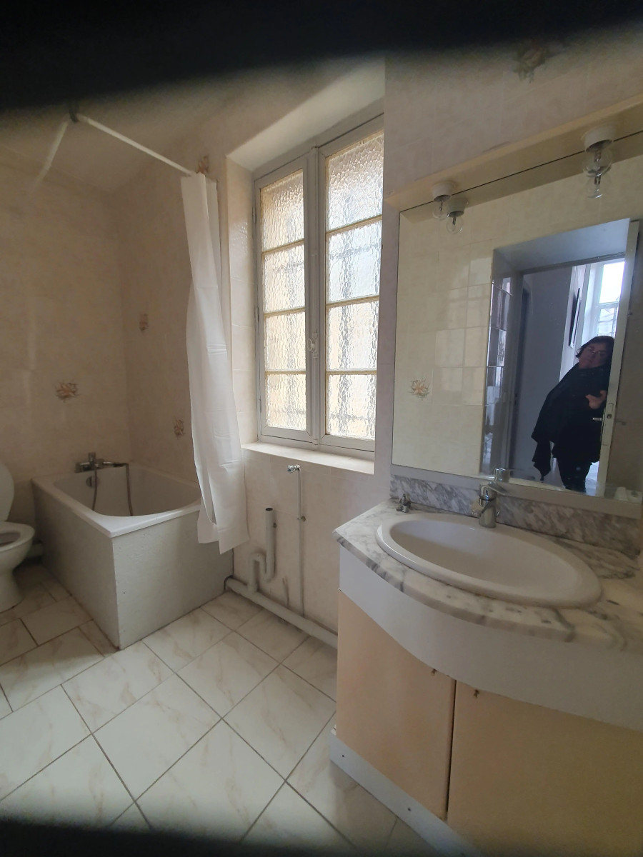 
                                                Location
                                                 Appartement meublé T2 44.25m² à Sarlat-la-Canéda