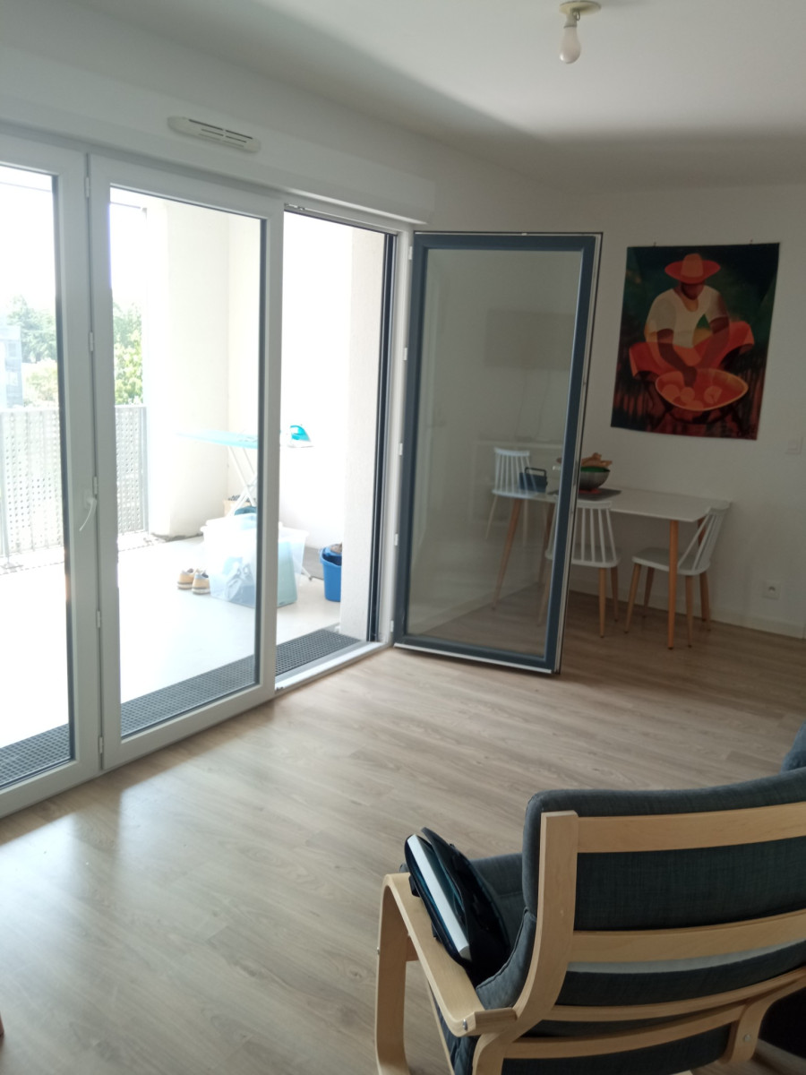 
                                                Location
                                                 Appartement meublé T2 45m² à Bègles