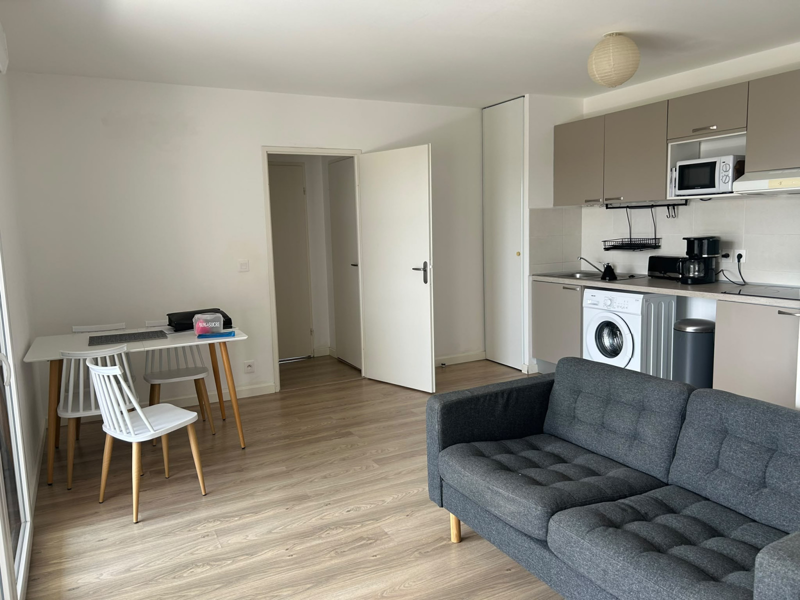 
                                                Location
                                                 Appartement meublé T2 45m² à Bègles