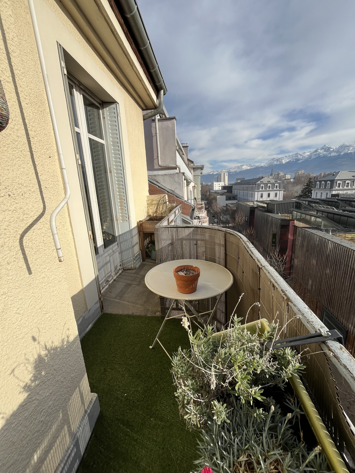 
                                                Location
                                                 Appartement meublé T2 57.48m² à Grenoble