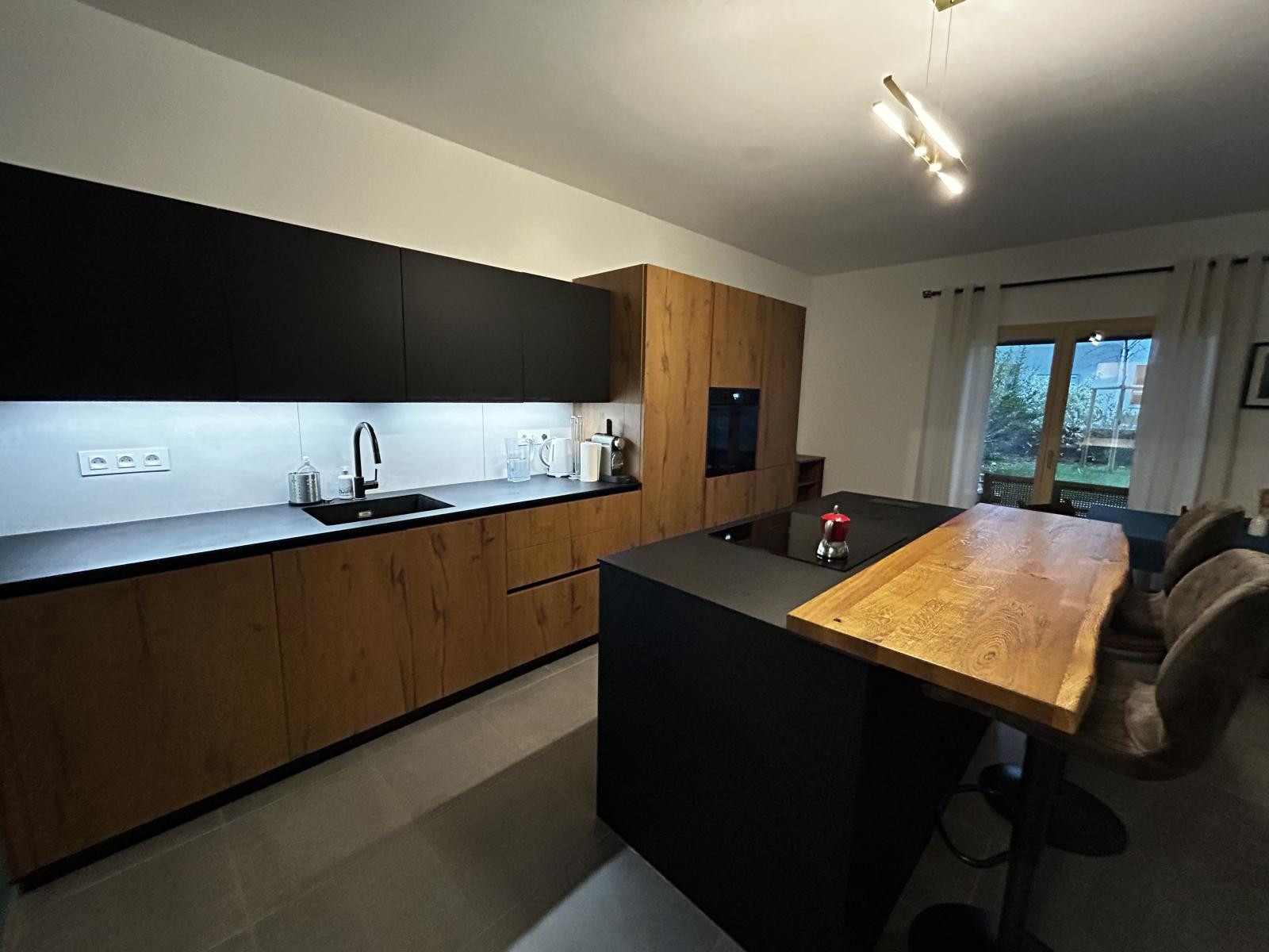 
                                                Location
                                                 Appartement meublé T2 avec terrasse et jardin