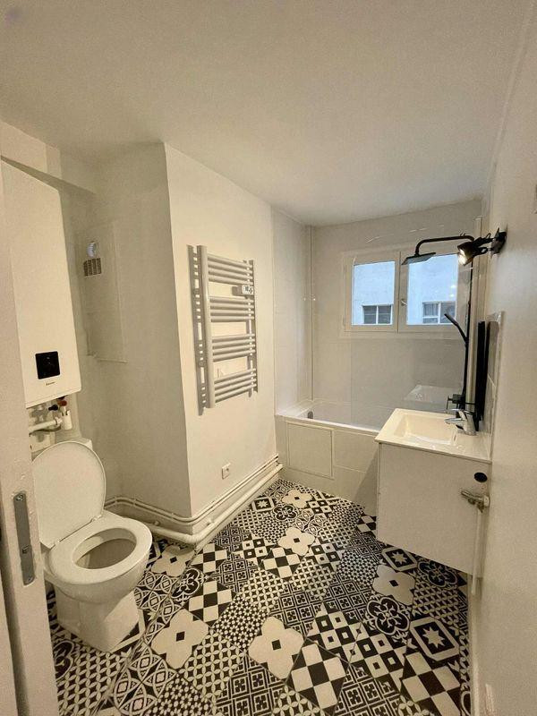 
                                                Location
                                                 Appartement meublé T2 Bonne Nouvelle