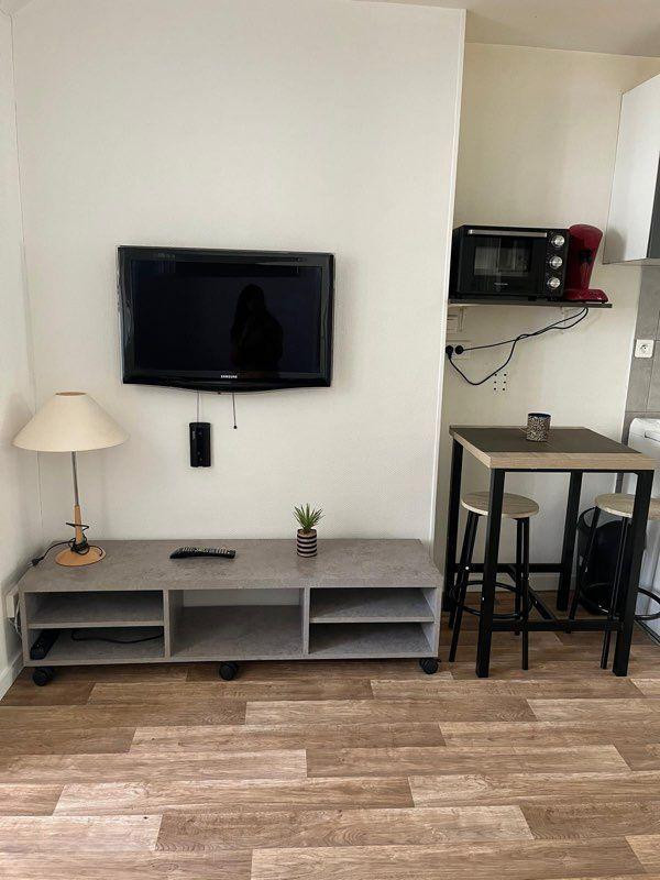 
                                                Location
                                                 Appartement meublé T2 Paris 10ème