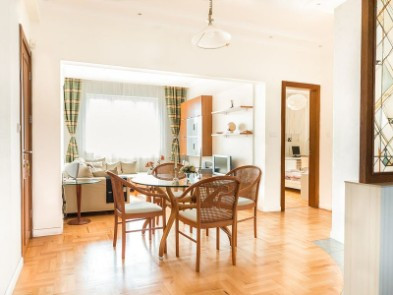 
                                                Location
                                                 Appartement meublé T2 Paris 15