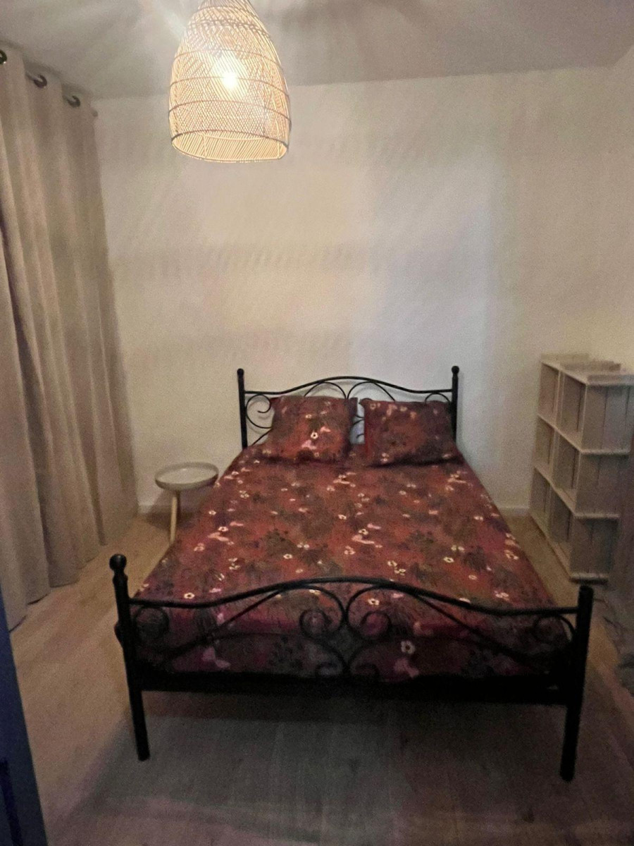 
                                                Location
                                                 Appartement meublé T2 plein centre de Bordeaux