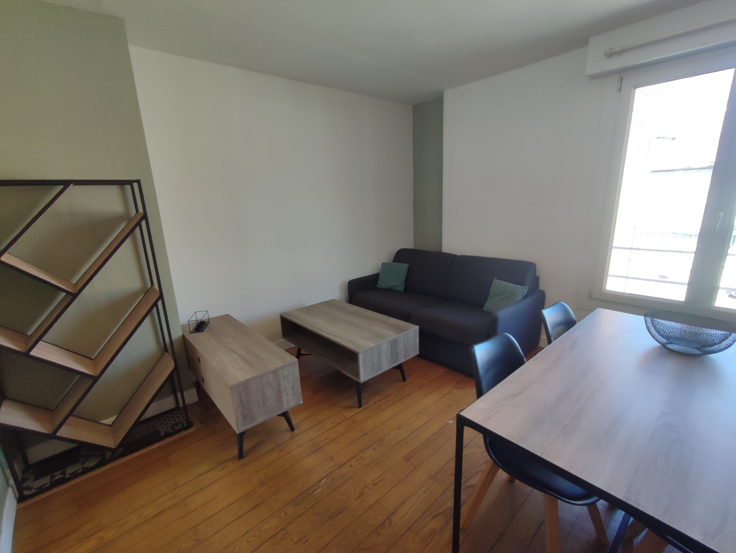 
                                                Location
                                                 Appartement meublé T2 proche Citadelle