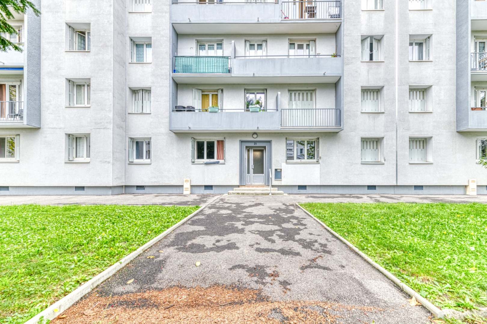 
                                                Location
                                                 Appartement meublé T3 52.87m² à Grenoble
