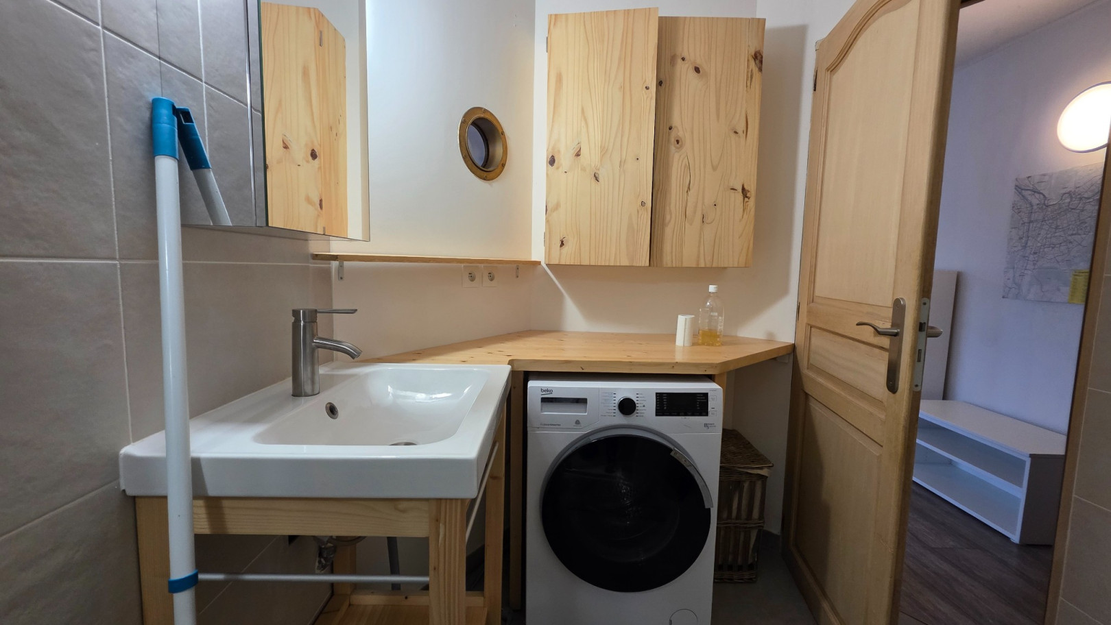 
                                                Location
                                                 Appartement meublé T3 62.82m² à Grenoble