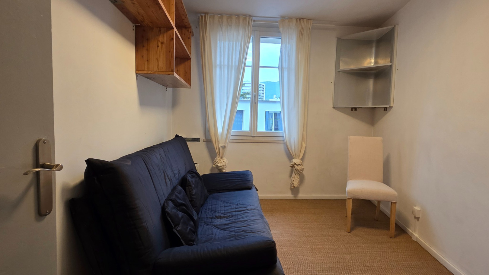 
                                                Location
                                                 Appartement meublé T3 62.82m² à Grenoble