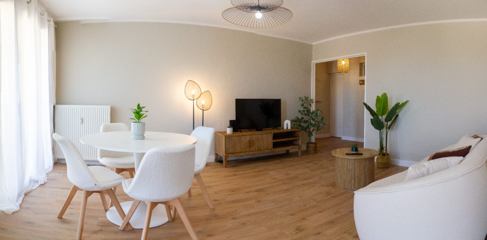 
                                                Location
                                                 Appartement meublé T3 65.47m² à Avignon