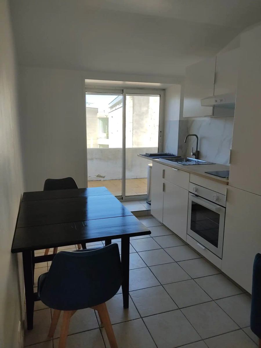 
                                                Location
                                                 Appartement meublé T3
