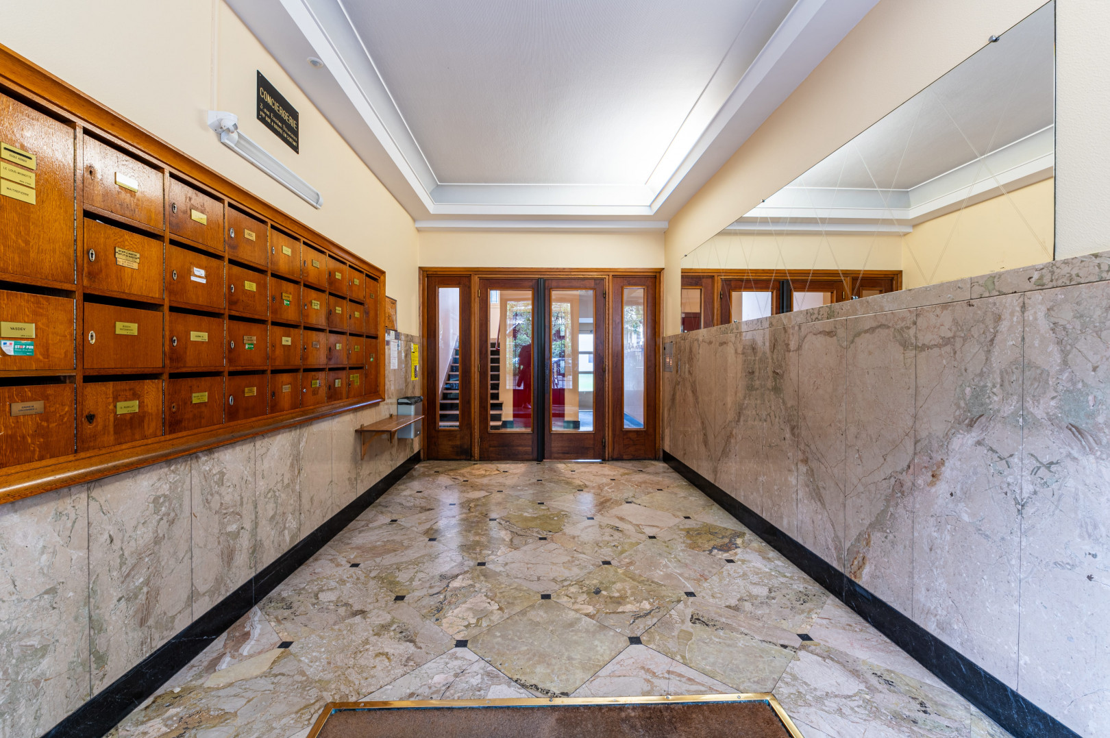 Location
                                                 Appartement meublé T3 70m² à Grenoble