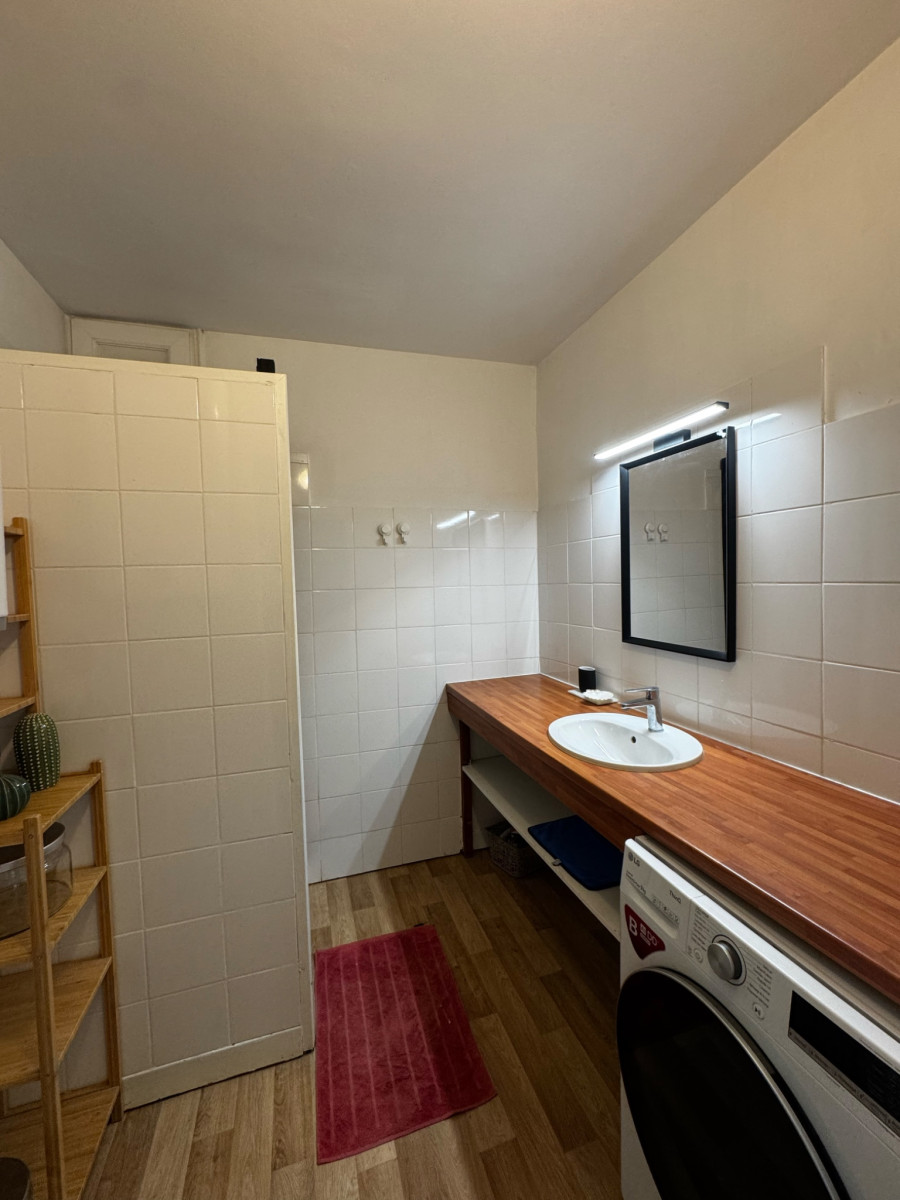 
                                                Location
                                                 Appartement meublé T3 71m² à GRENOBLE