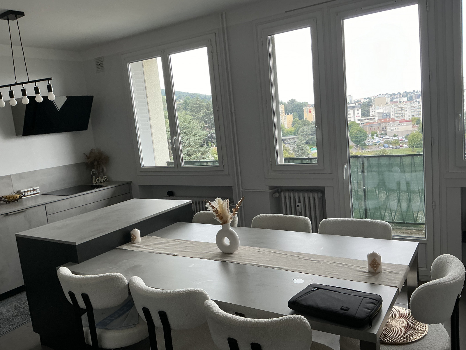 
                                                Location
                                                 Appartement meublé T3 87.21m² à Saint-Étienne